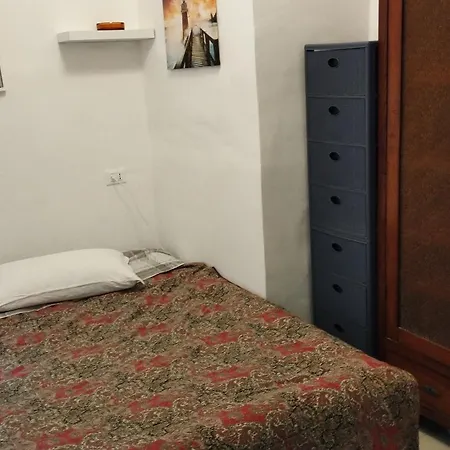 Piccola Matrimoniale Con Grande Finestra בית הארחה סנרמו